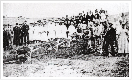 1897년 우각리에서 열린 경인철도 기공식 광경. (사진제공=동구청)
